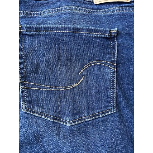 Levi’s Signature Gold Blue Denim Mid Rise 5” Shorts Women’s Size 22 Soft Stretch - Picture 7 of 7